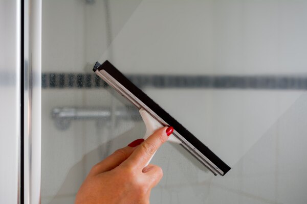 Keeping Glass Shower Doors Pristine in Houston’s Humid Environment